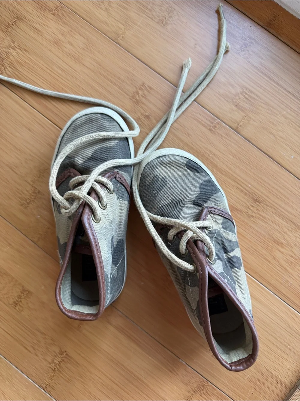 Ralph Lauren Kids Camo High-Top Sneakers with Brown Trim